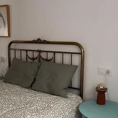 Apartamento Con Patio Para 5 Personas *